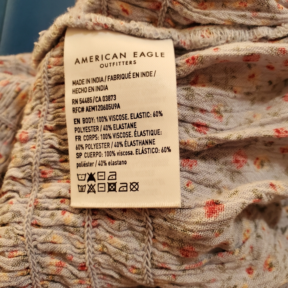American Eagle Floral Blue Crop Top - Picture 6 of 8